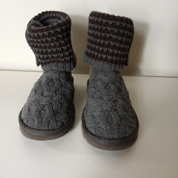 UGG Australia Women's Leland Knit Boots 6 - Picture 3 of 7